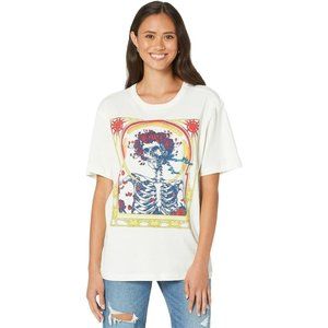 CHASER Skeleton Roses Print Tee in Salt